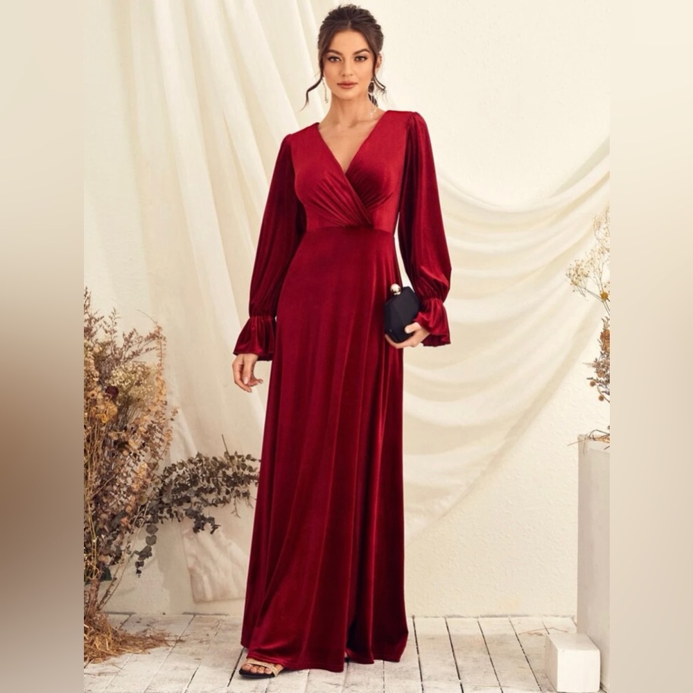 NWOT Red Velvet long Sleeve Maxi Dress